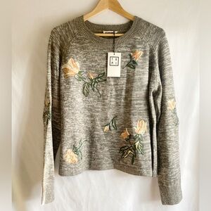 NWT THML Knit Sweater in Gray & Colorful Embroidered Flowers. Crew Neck. Large